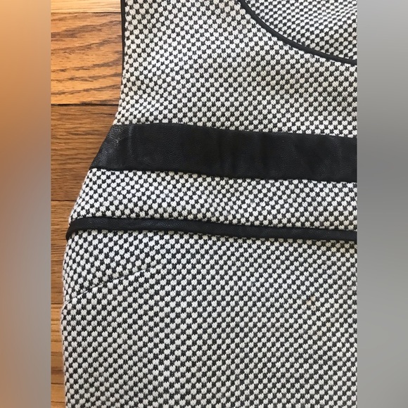 Sugarlips Women’s Black & White Houndstooth Pattern Dress - Size Small - Picture 3 of 9